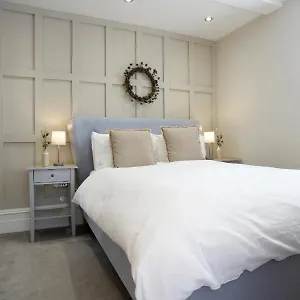 Apartment The Courtyard By Chateau Anna, - Free Parking, York