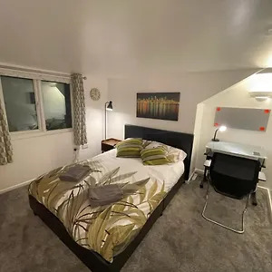 https://2-bed-1st-floor-flat-near-centre.hotelsin-nottingham.com